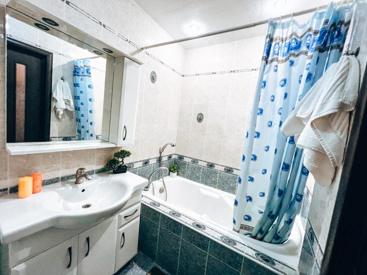 Квартира В Центре Крещатика Kiev Exteriör bild